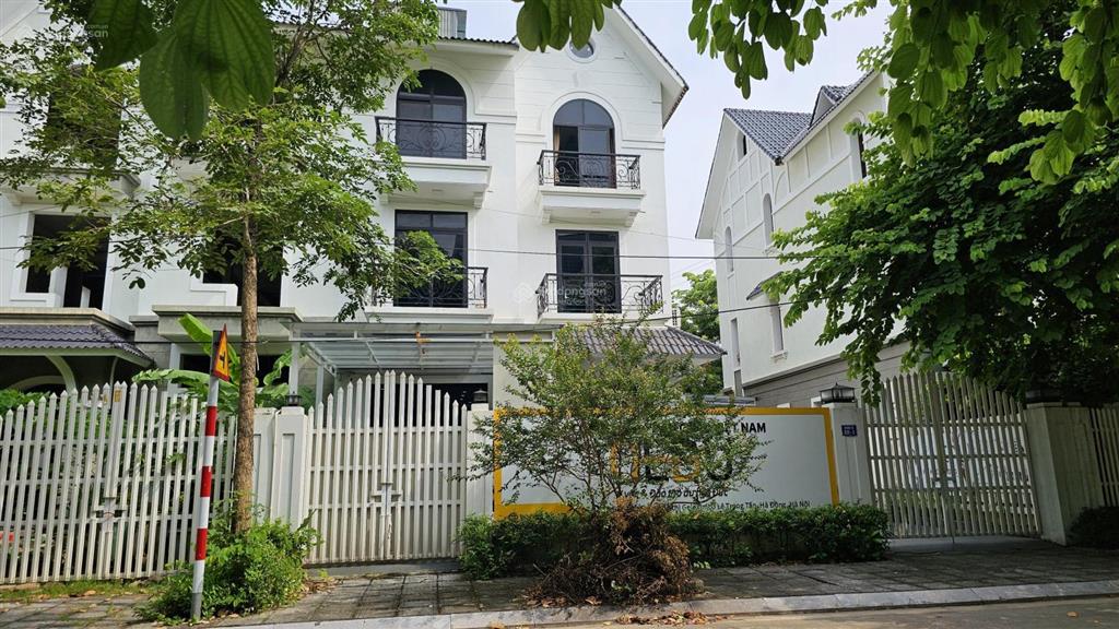 Bán shophouse geleximco  lê trọng tấn. dt 240m2