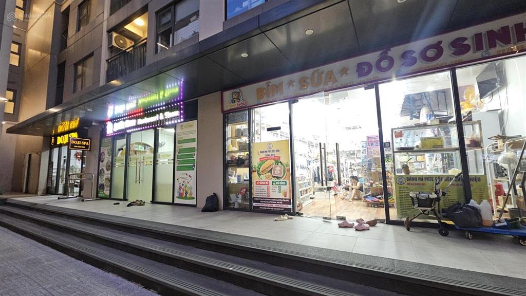 Bán shop 90m2. hđ cho thuê 90tr. bán 24 tỷ