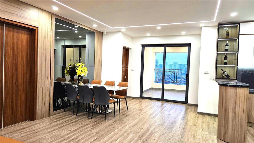Chủ nhà gửi bán căn hộ 139m2 3 ngủ 2wc sky city 88 láng hạ full đồ cao cấp, căn góc 2 ban công