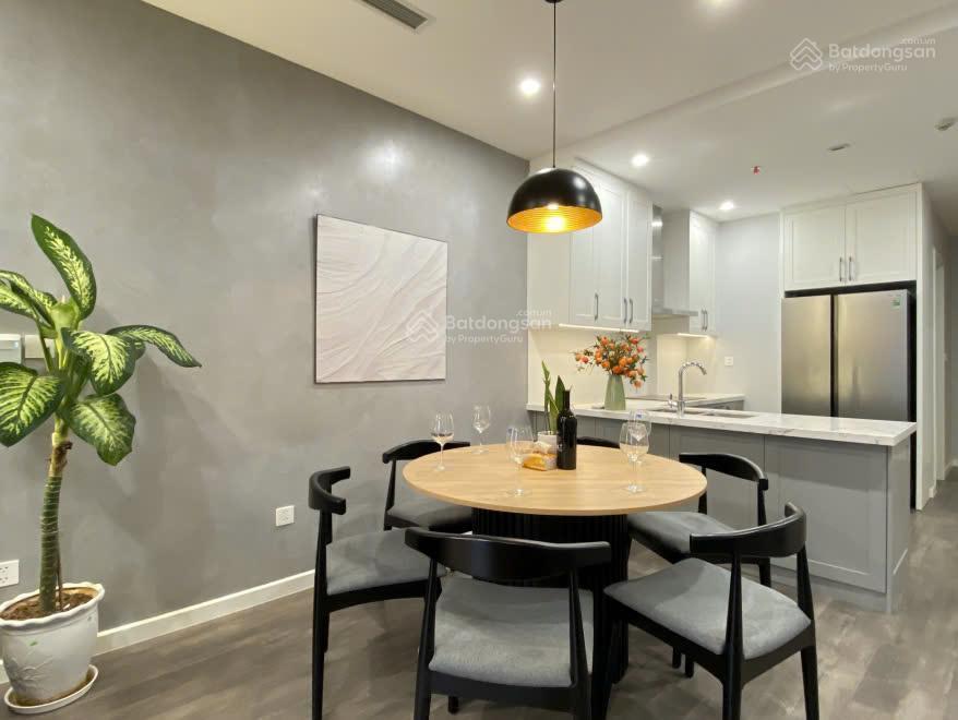 Chính chủ gửi bán chung cư golden park 2pn 2wc 85m2 view công viên full đồ + bao phí sang tên