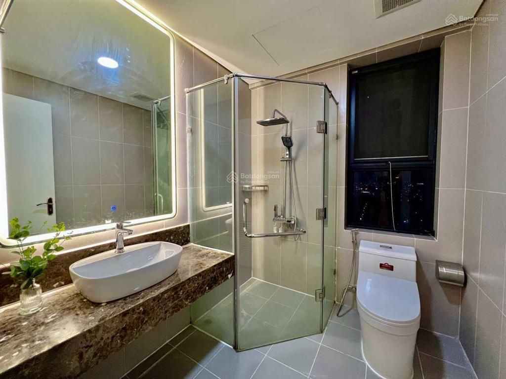 Chủ nhà gửi bán căn hộ flc 36 phạm hùng 70m2, 2 ngủ, 2 wc full đồ, view hồ công viên cv1 cầu giấy