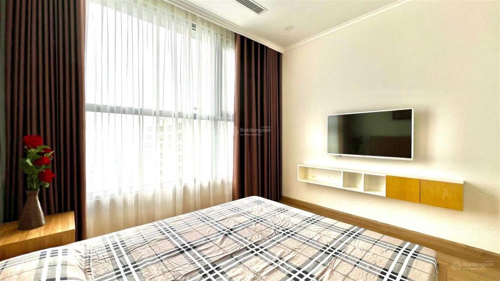 Chủ nhà gửi bán căn vinhomes metropolis 55,5m2 1 ngủ ban công đn view hồ giảng võ full đồ cao cấp