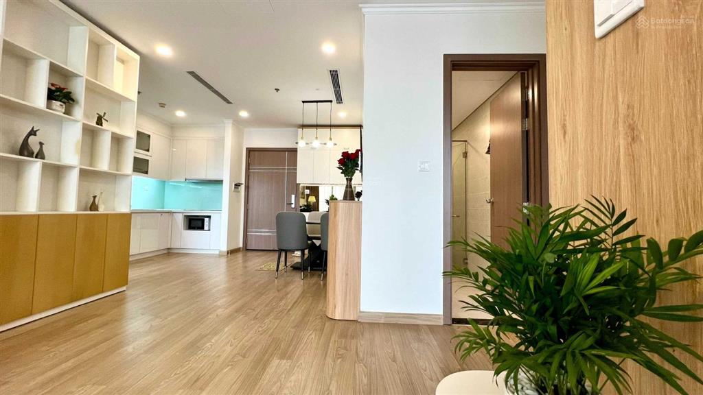 Chủ nhà gửi bán căn vinhomes metropolis 55,5m2 1 ngủ ban công đn view hồ giảng võ full đồ cao cấp