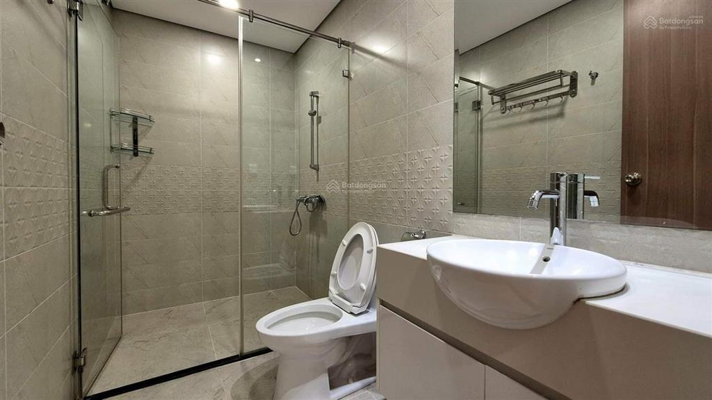 Chủ nhà gửi bán căn vinhomes metropolis 55,5m2 1 ngủ ban công đn view hồ giảng võ full đồ cao cấp
