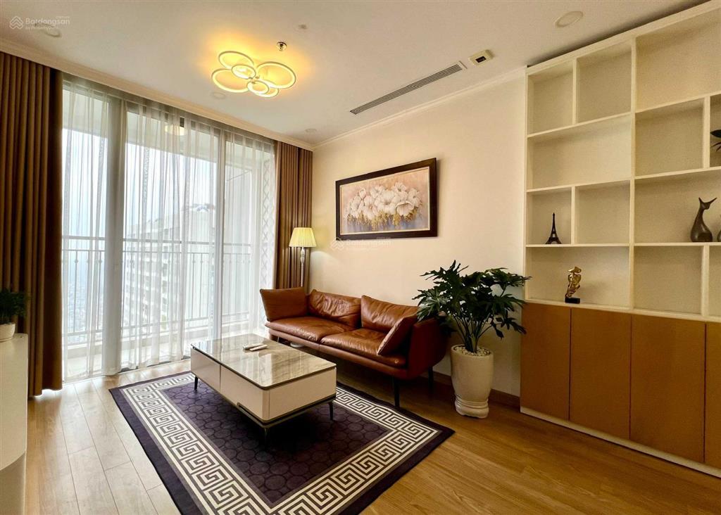 Chủ nhà gửi bán căn vinhomes metropolis 55,5m2 1 ngủ ban công đn view hồ giảng võ full đồ cao cấp