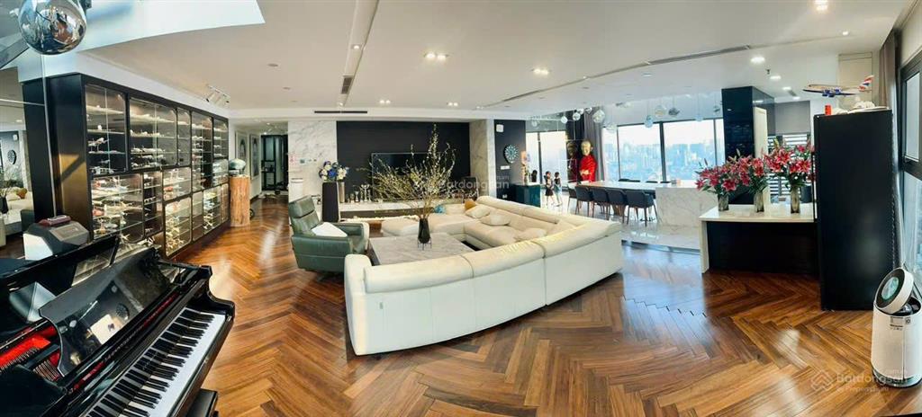 Chính chủ gửi bán căn az lâm viên complex 256m2 6 ngủ 4 wc full nội thất view hồ nghĩa đô