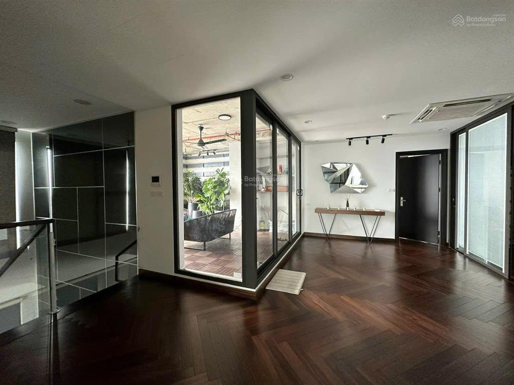 Chính chủ gửi bán căn duplex 335m2 5 ngủ 4 wc flc cầu giấy, nội thất 5 sao chủ làm tâm huyết