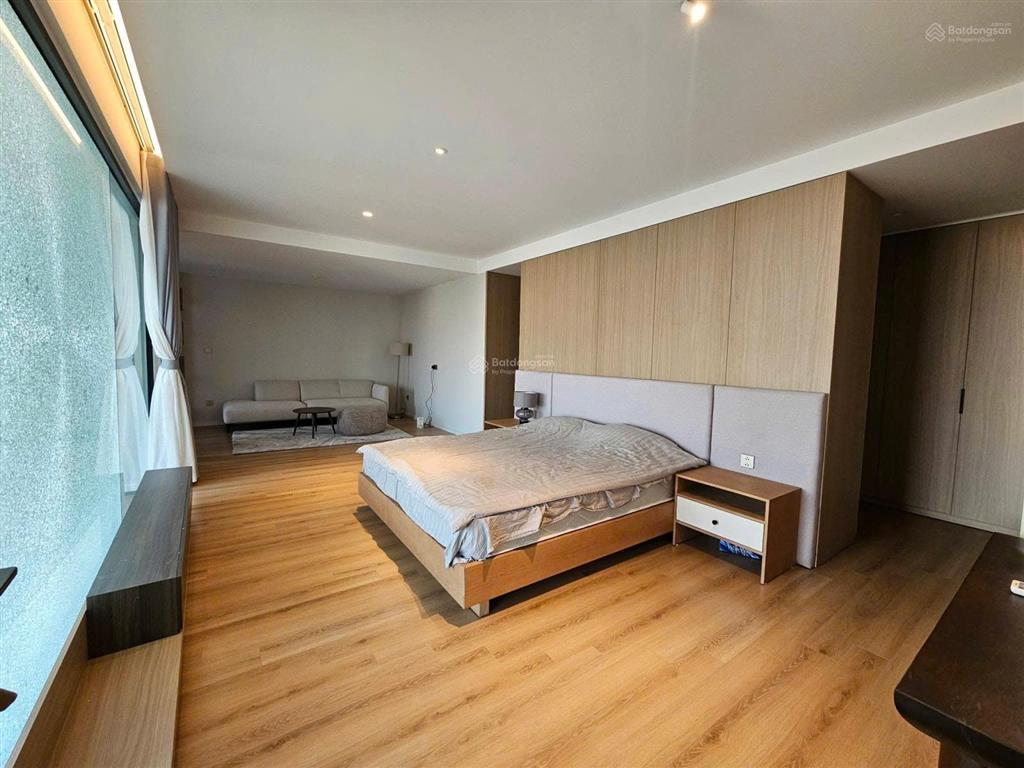 Chính chủ gửi bán căn penhouse hateco laroma 5 ngủ 3wc căn góc view trọn công viên, xem nhà 24/7