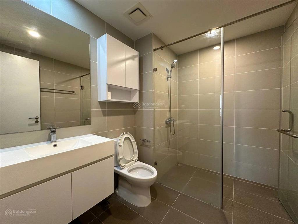 Chính chủ gửi bán căn hộ the gloria nguyên hồng 82m2 3 ngủ 2wc căn góc siêu vip, xem nhà 24/7