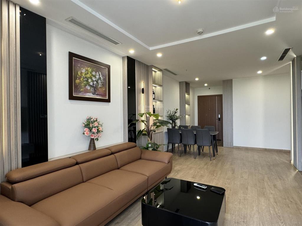 Chính chủ gửi bán căn hộ the gloria 73m 2 ngủ 2wc view hồ, đầy đủ nội thất cao cấp xem nhà 24/7