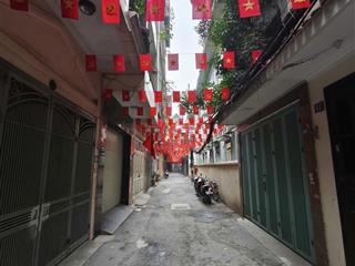 Nhà phố cự lộc  phân lô 45m2, mặt tiền 4.2m  ngõ thông  cạnh royal city  3 bước ra ô tô tránh