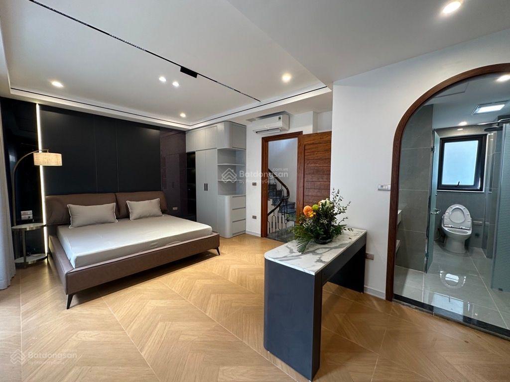 Khương đình  phân lô ô tô tránh  40m2, 7 tầng thang máy  đếm 10 bước chân ra mặt phố