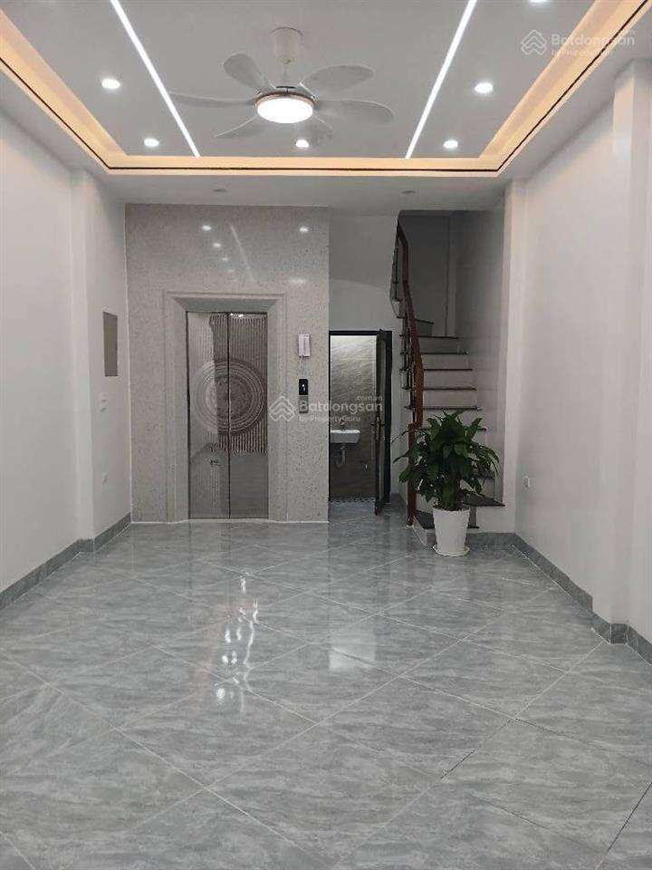 Khương đình  phân lô ô tô tránh  40m2, 7 tầng thang máy  đếm 10 bước chân ra mặt phố
