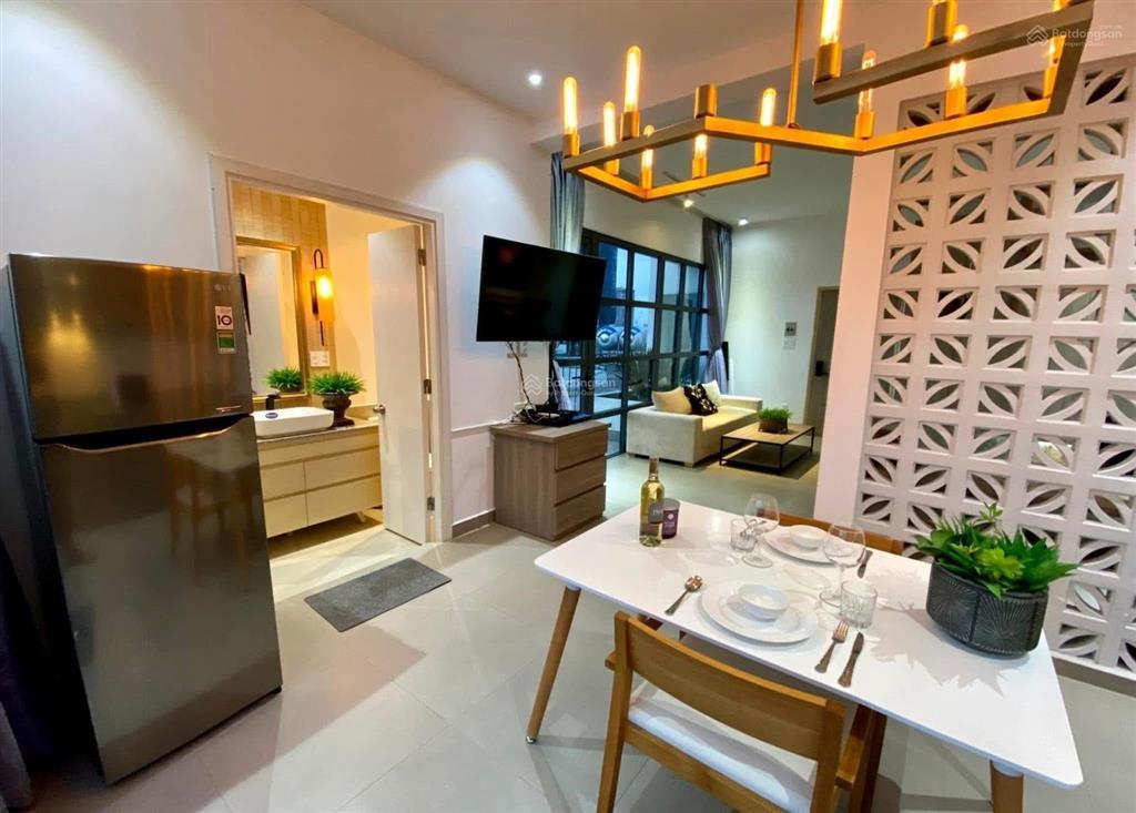 Cho thuê căn hộ nội thất sang trọng cao cấp view cao. chỉ tính mỗi điện. gần cầu kênh tẻ quận 4