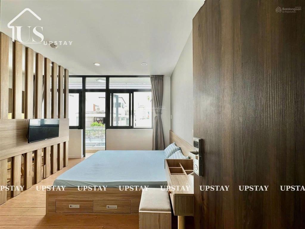 Căn hộ/phòng cho thuê 40m2 ban công đầy đủ nội thất trên đường bến vân đồn quận 4 gần cầu ông lãnh