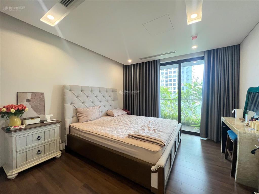 Bán căn penthouse 93 láng hạ  321m2