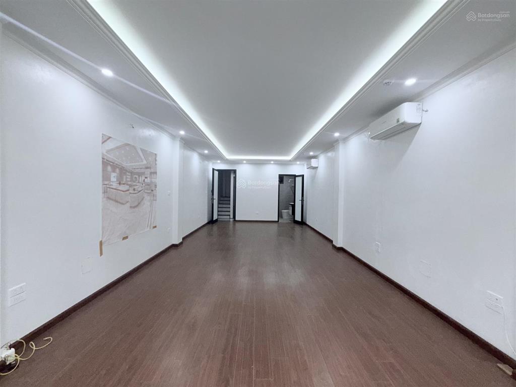 Cho thuê nhà trần quốc hoàn, 65m2, 7 tầng, mt 5m, thang máy  45tr