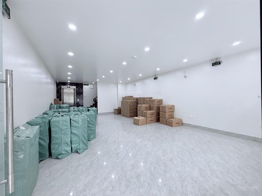 Cho thuê nhà đức thắng, 80m2, 8 tầng, mt 6m, thang máy, nhà đẹp, 40tr