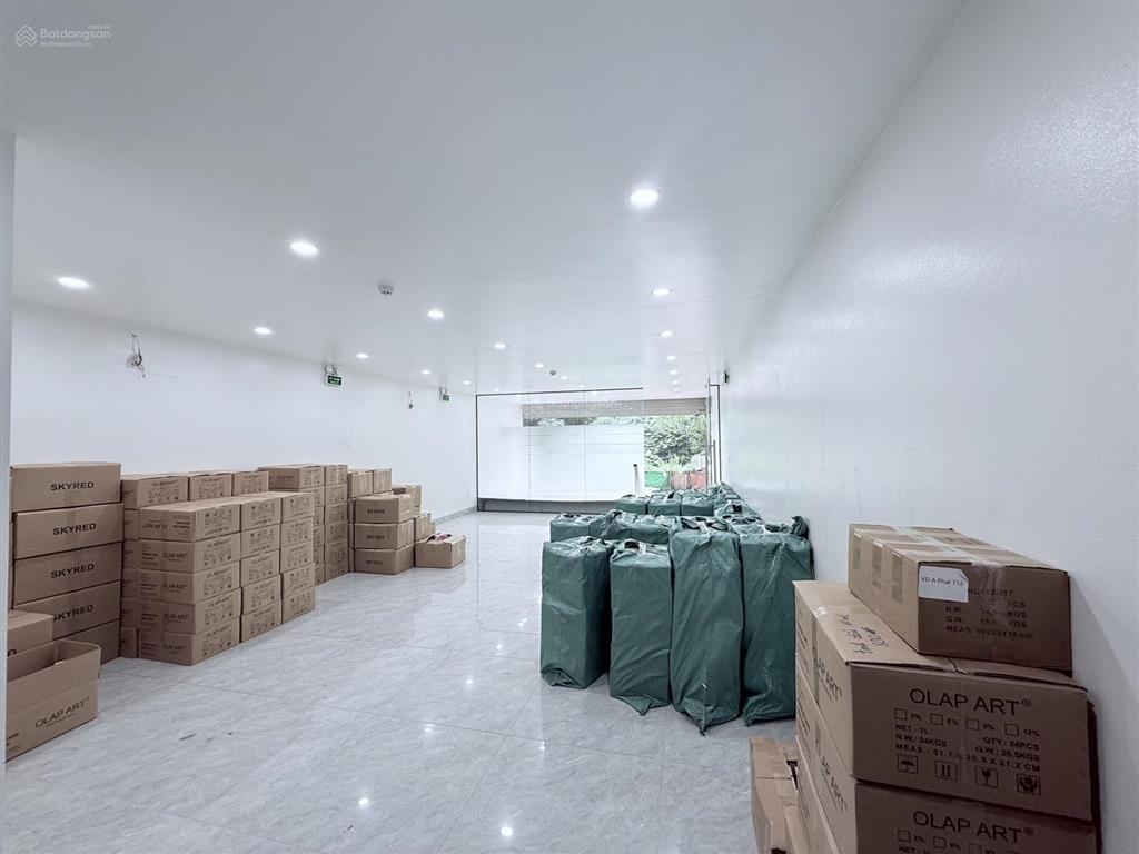 Cho thuê nhà đức thắng, 80m2, 8 tầng, mt 6m, thang máy, nhà đẹp, 40tr