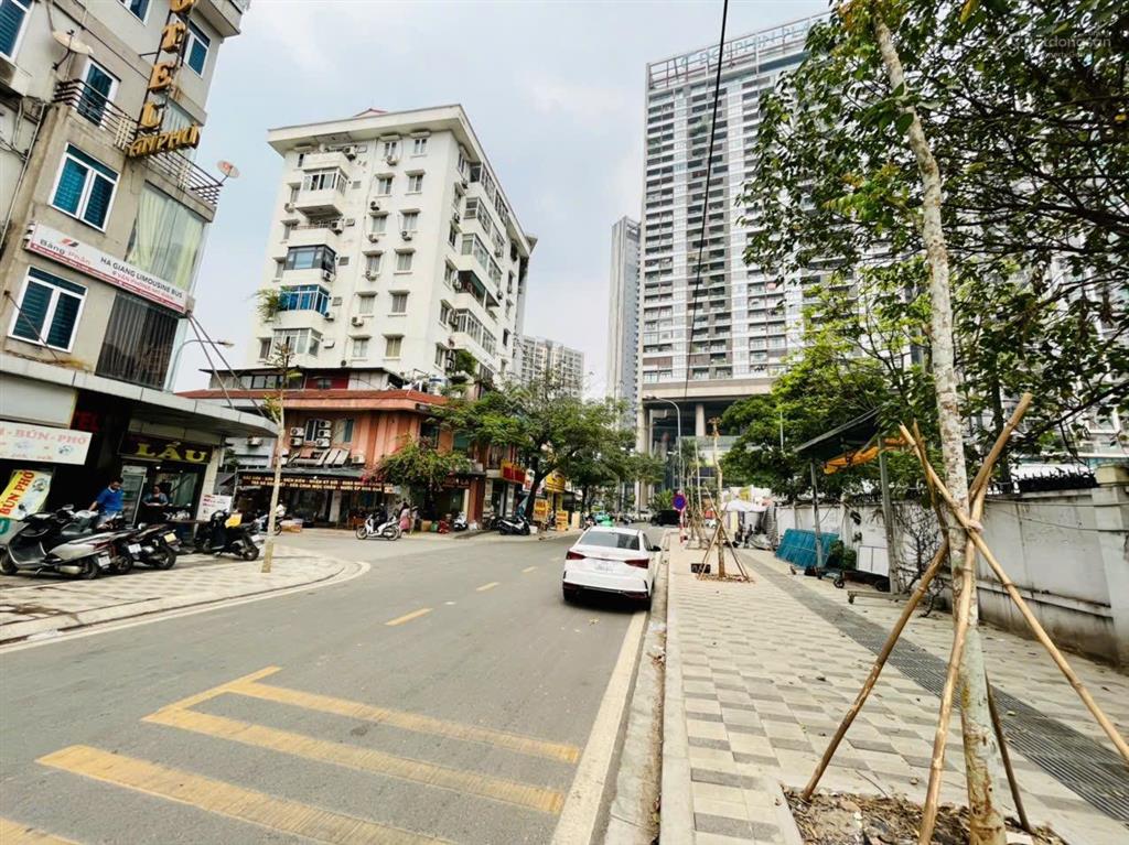 Cho thuê nhà khúc thừa dụ, 110m2, 7 tầng, thông sàn, thang máy, pccc, 100tr