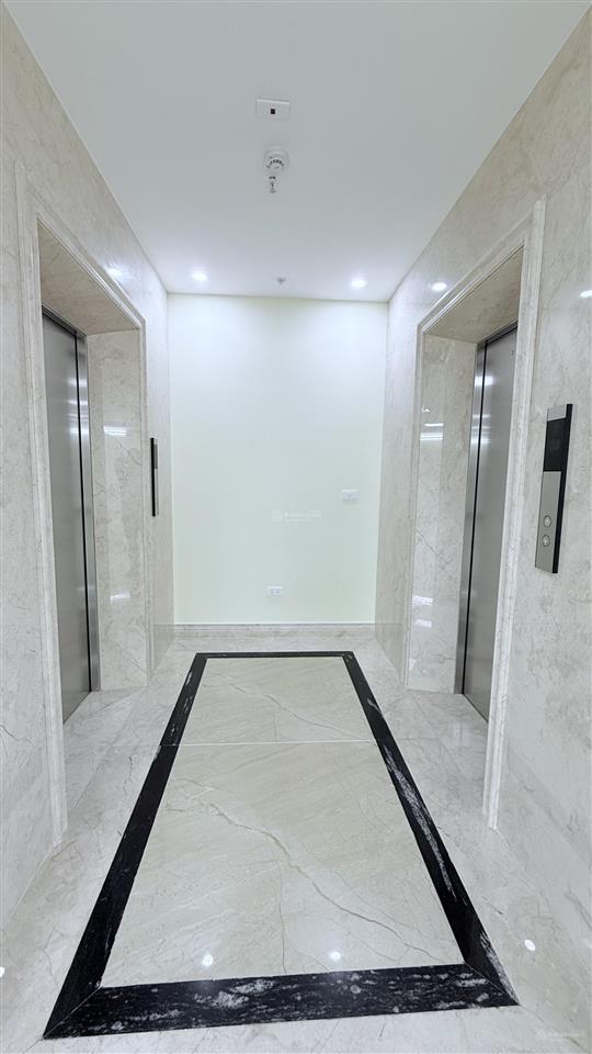 Cho thuê mp nguyễn thị định, 220m2, 10 tầng, mt 12m, thông sàn, thang máy, nhà mới