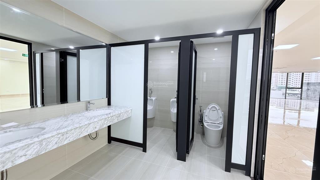 Cho thuê mp nguyễn thị định, 220m2, 10 tầng, mt 12m, thông sàn, thang máy, nhà mới