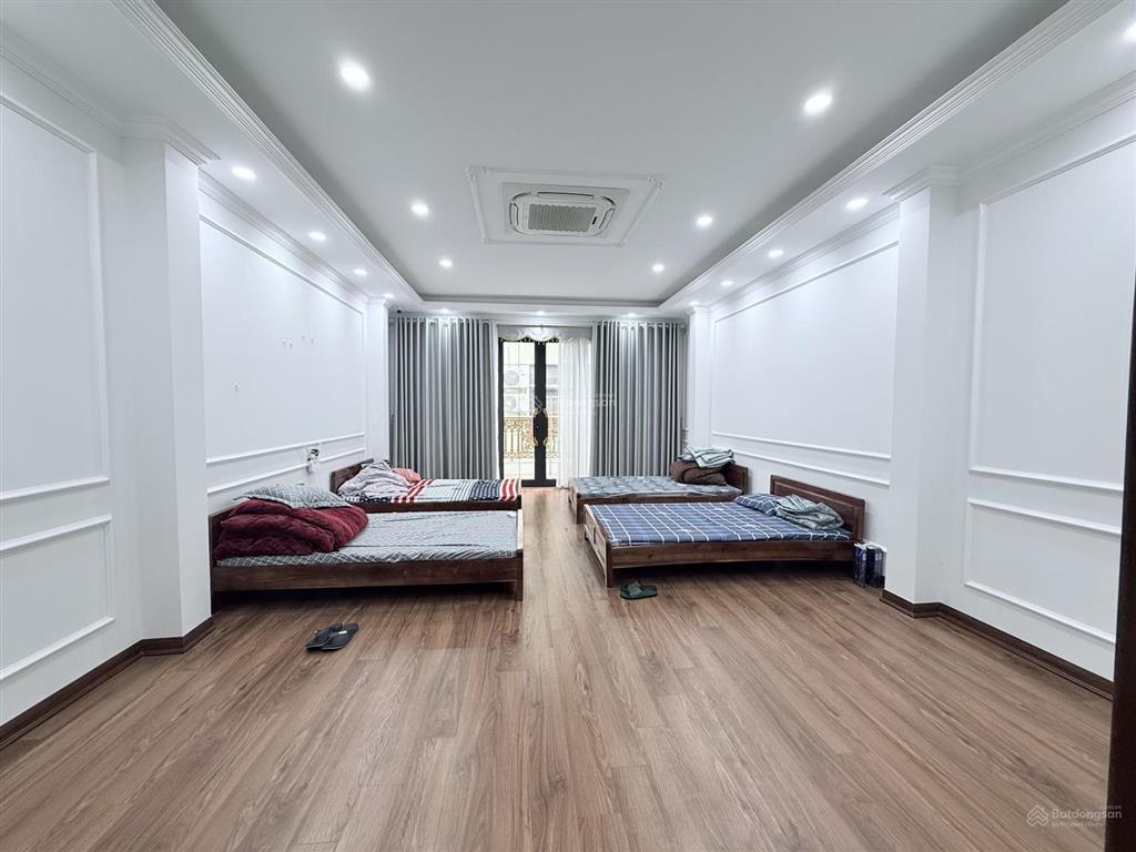 Cho thuê nhà trần quốc hoàn, 55m2, 6 tầng, mt 5m, thông sàn, thang máy, 33tr