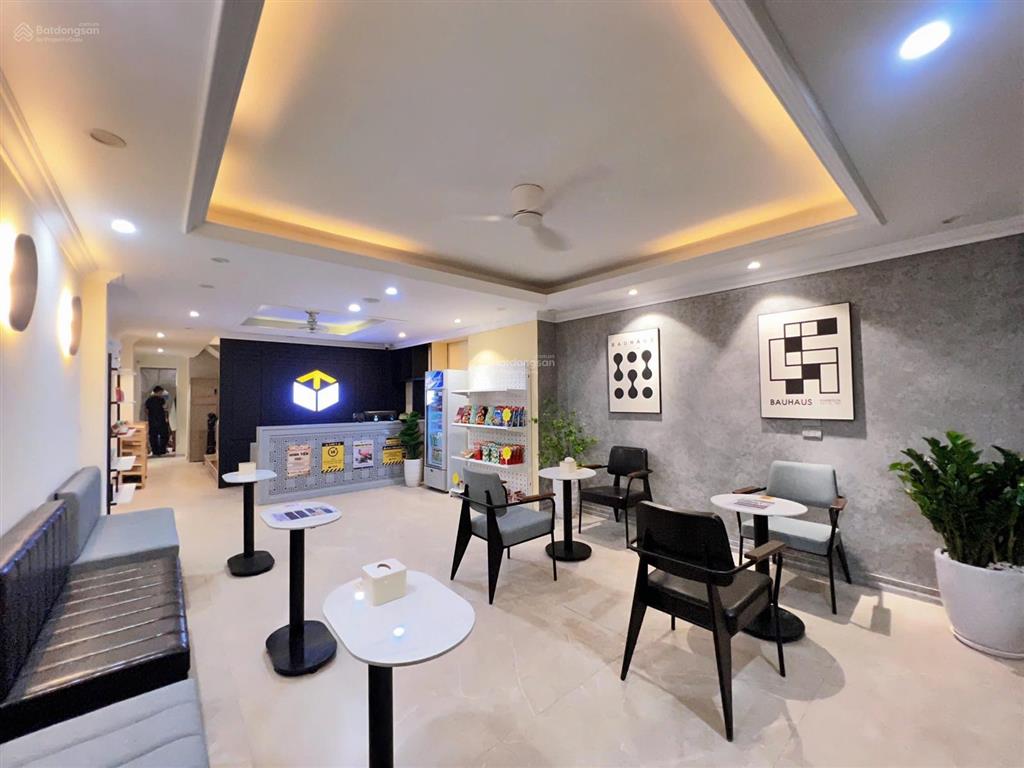 Cho thuê nhà phạm văn đồng, 220m2, 9 tầng, 36pnkk, pccc, mới tinh