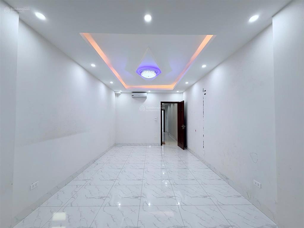 Cho thuê nhà phú diễn, 65m2, 7 tầng, mt 4m, thang máy, nhà đẹp, 30tr