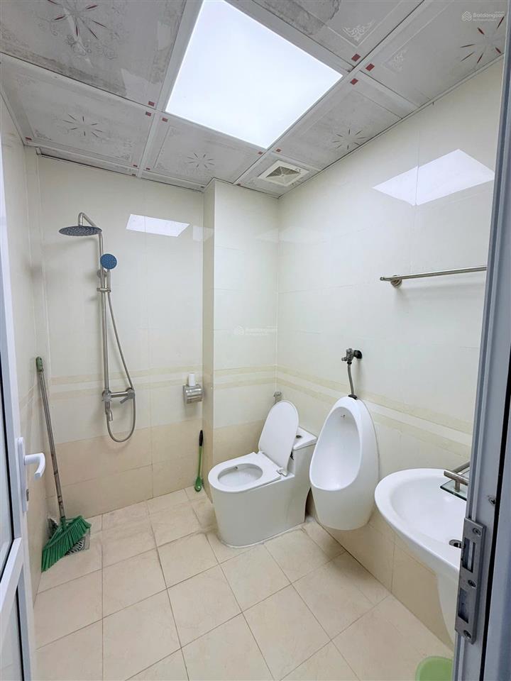 Cho thuê nhà phú diễn, 65m2, 7 tầng, mt 4m, thang máy, nhà đẹp, 30tr