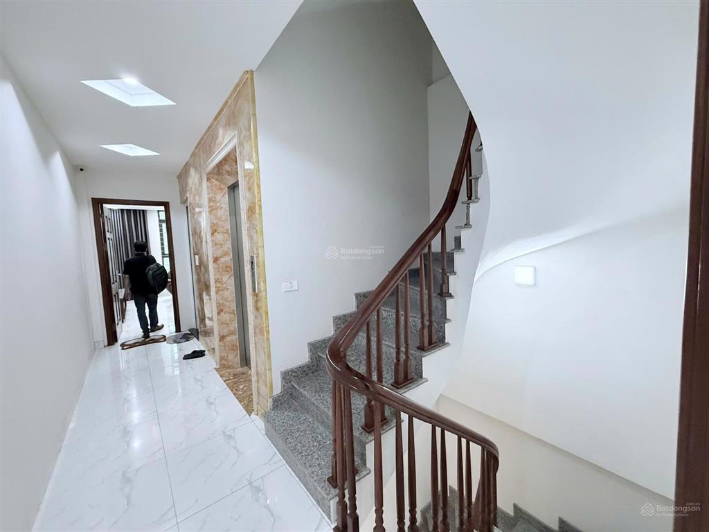 Cho thuê nhà phú diễn, 65m2, 7 tầng, mt 4m, thang máy, nhà đẹp, 30tr