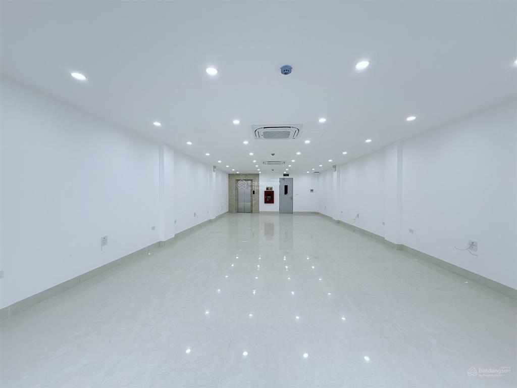 Cho thuê mp trường chinh, 110m2, 9 tầng, thông sàn, thang máy, 130tr