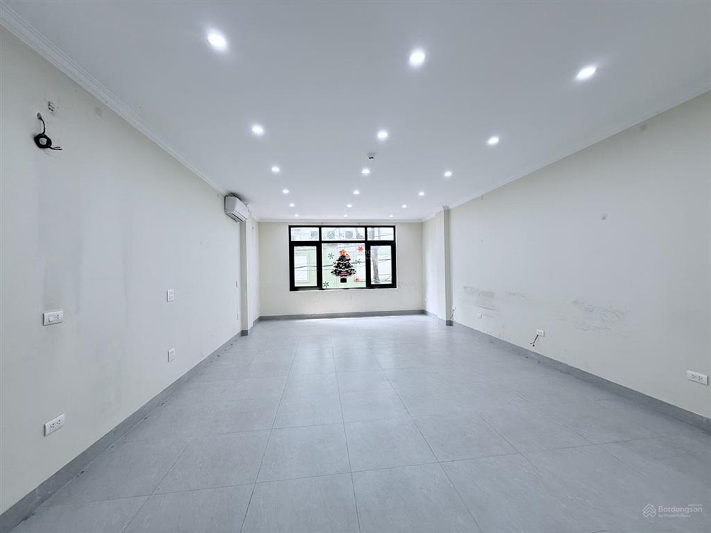 Tôi cho thuê nhà phạm tuấn tài, 65m2, 7 tầng, thang máy, 44tr