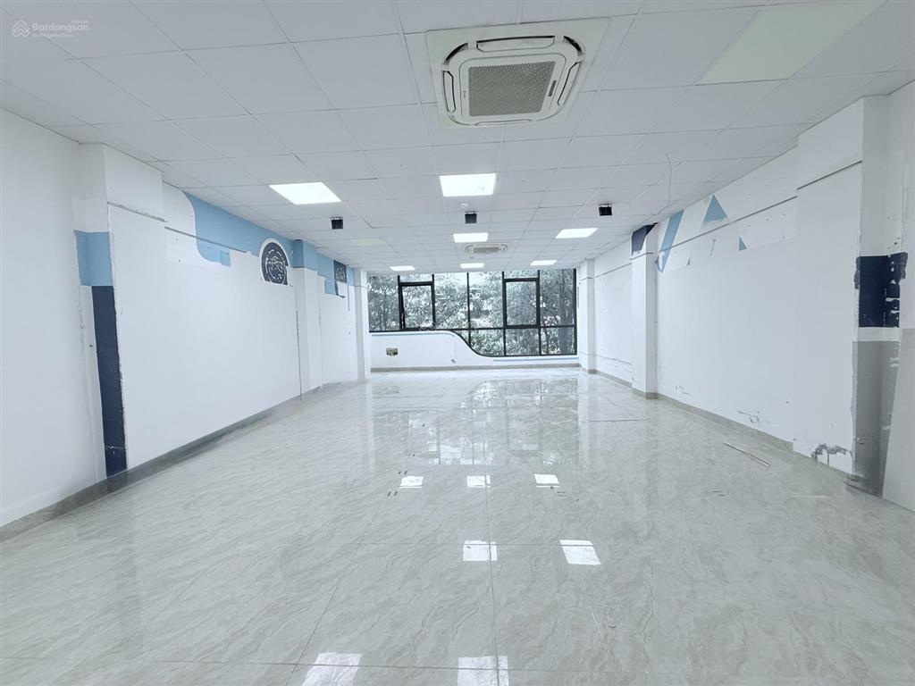 Tôi cho thuê nguyễn phong sắc, 95m2, 7 tầng, thông sàn, thang máy, 85tr