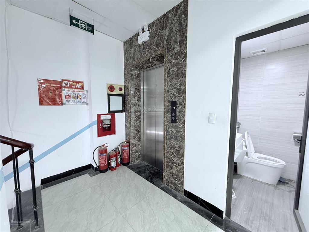 Tôi cho thuê nguyễn phong sắc, 95m2, 7 tầng, thông sàn, thang máy, 85tr