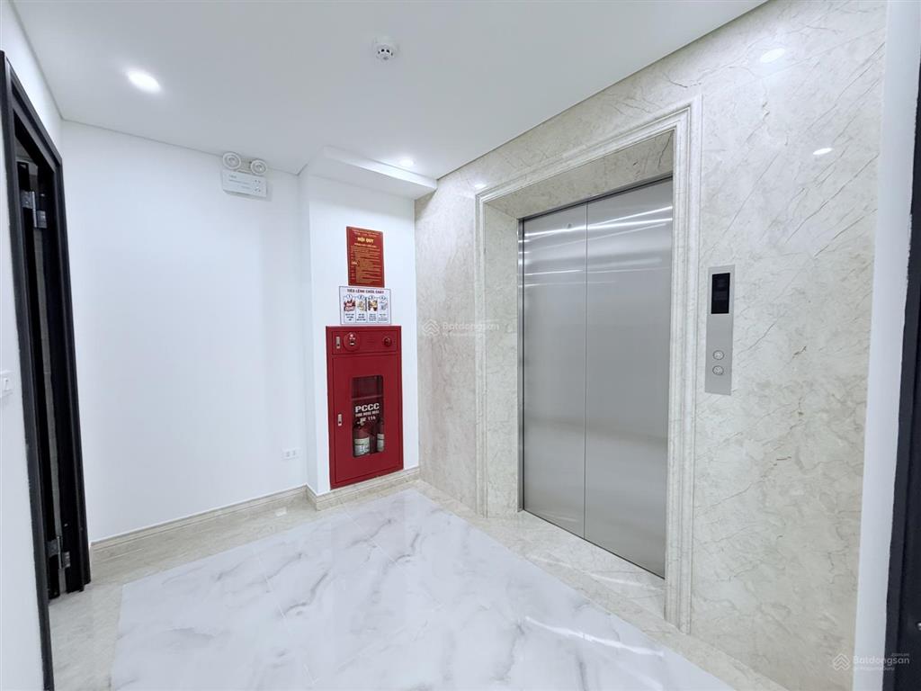Cho thuê mp vũ tông phan, 210m2, 8 tầng, thông sàn, thang máy, pccc, 225tr