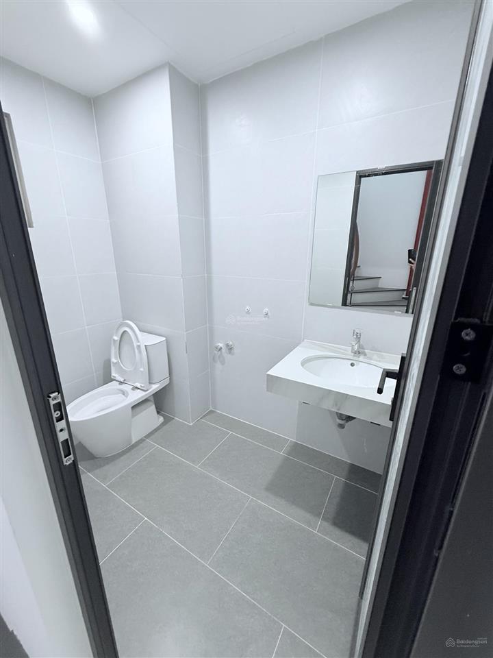 Cho thuê mp mạc thái tông, 100m2, 8 tầng, thông sàn, thang máy, 120tr