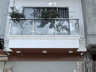 Cho thuê mặt phố võ chí công, 50m2, 6 tầng, thang máy, nhà mới, 35tr