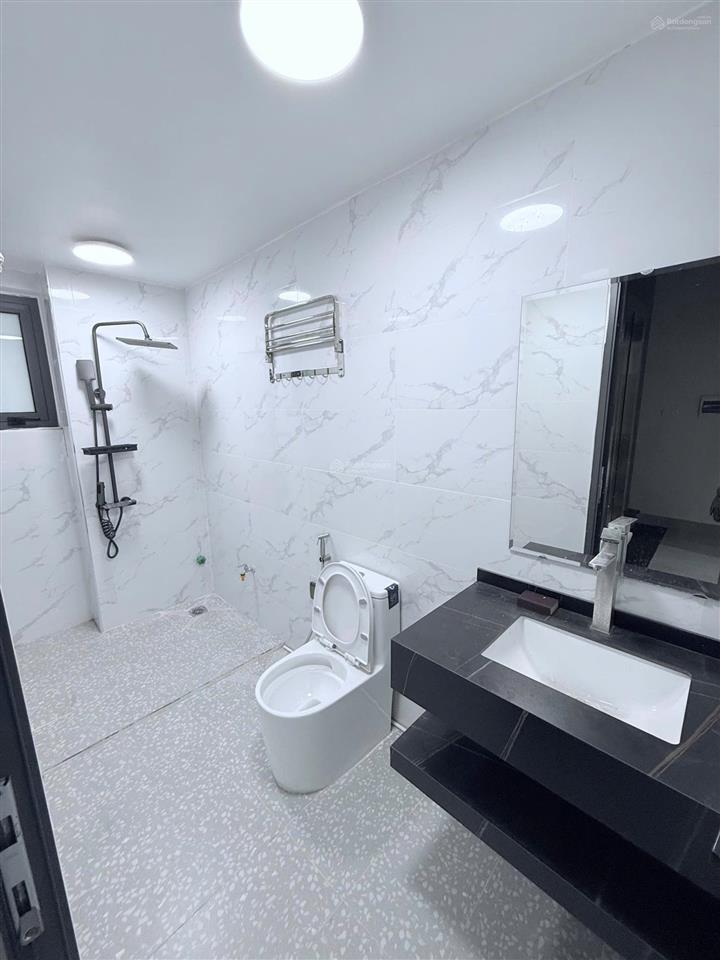 Tôi cho thuê mp xuân la, 50m2, 6 tầng, thông sàn, thang máy, 35tr