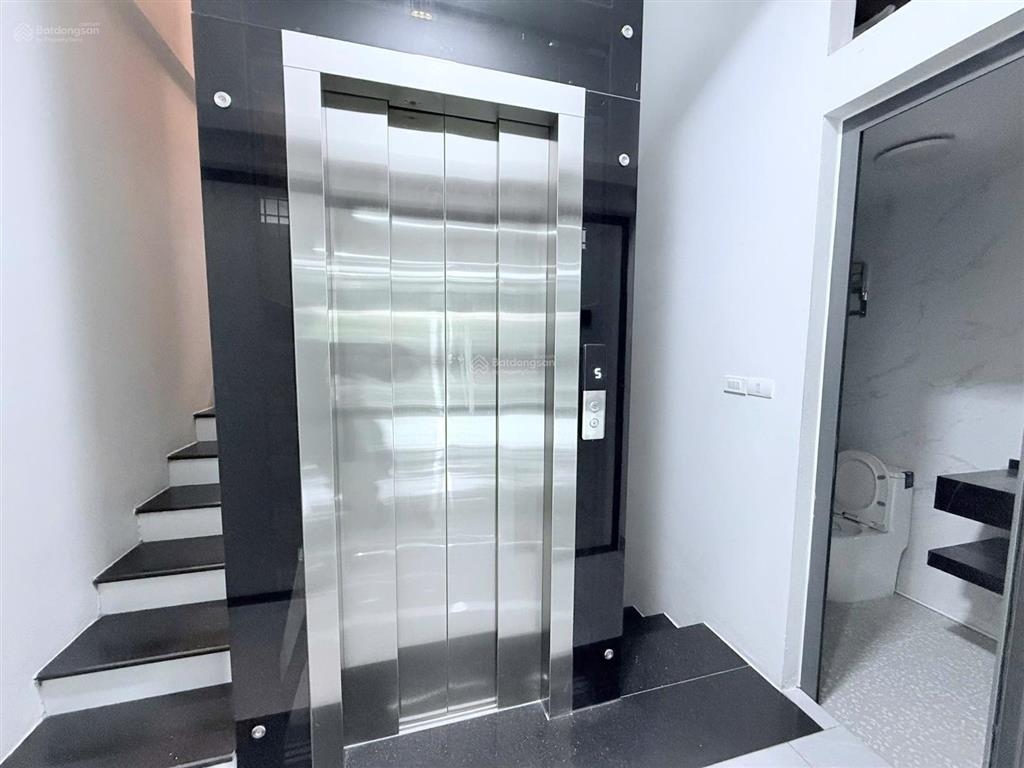 Tôi cho thuê mp xuân la, 50m2, 6 tầng, thông sàn, thang máy, 35tr