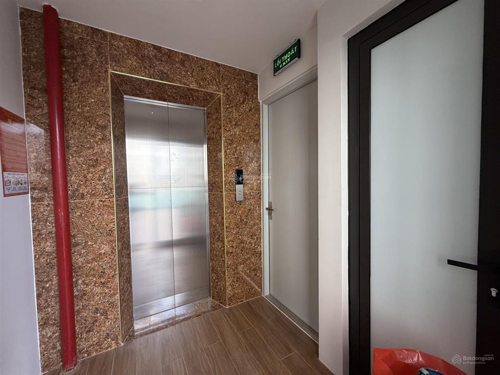 Cho thuê nhà 106 hoàng quốc việt, 65/90m2, 7 tầng, thang máy, lô góc, 60tr