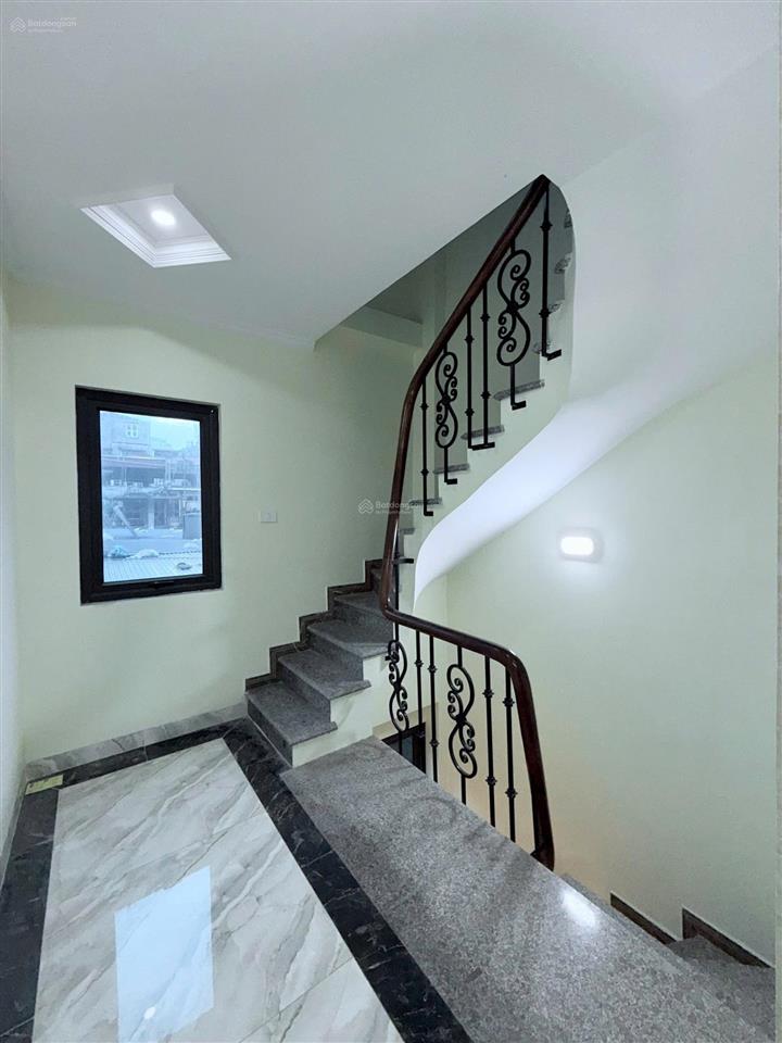 Cho thuê nhà doãn kế thiện, 55m2, 7 tầng, thang máy, nhà đẹp, 30tr