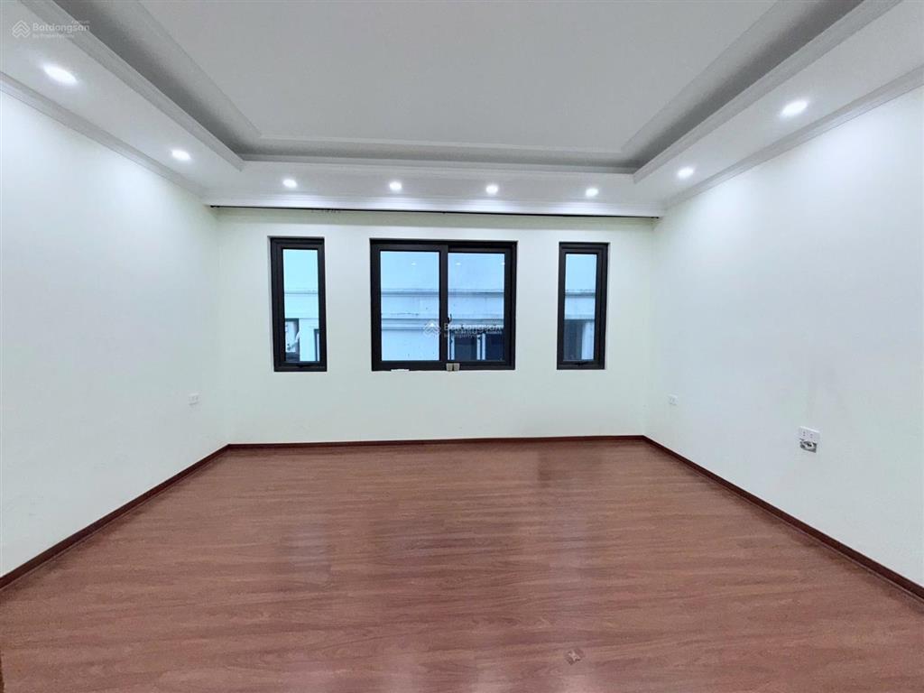 Cho thuê nhà doãn kế thiện, 55m2, 7 tầng, thang máy, nhà đẹp, 30tr