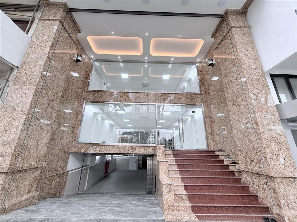 Cho thuê mp vũ tông phan, 210m2, 8 tầng, thông sàn, thang máy, pccc, 220tr