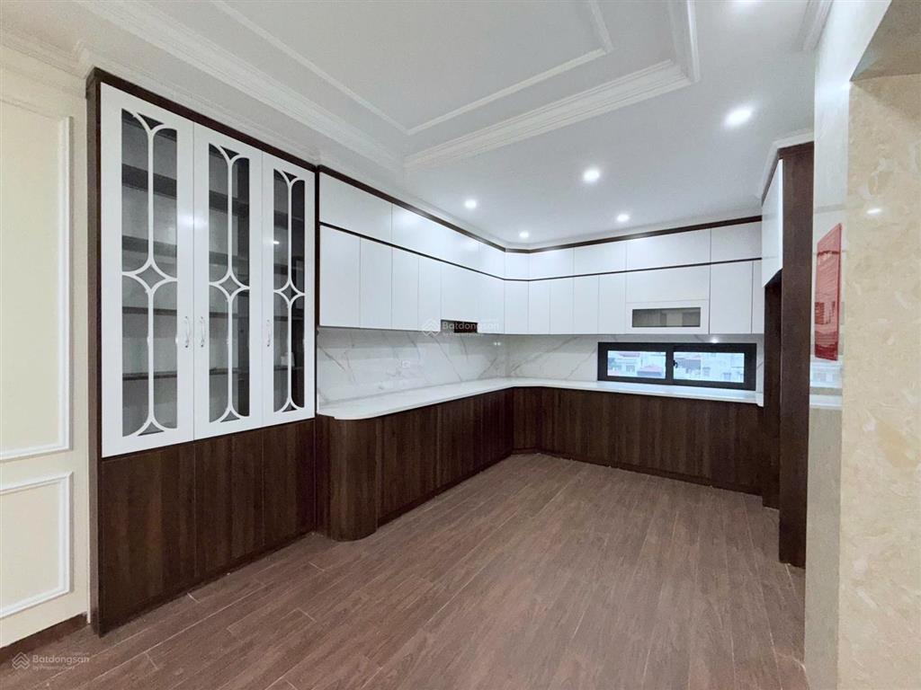 Cho thuê biệt thự phạm văn đồng, 240m2, thang máy, lô góc, nhà đẹp, 55tr