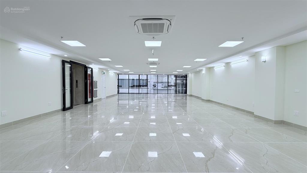 Cho thuê nhà mỹ đình, 250m2, 9 tầng, mt 10m, thông sàn, thang máy, pccc, 250tr