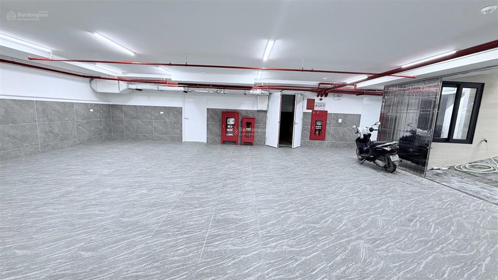 Cho thuê nhà mỹ đình, 250m2, 9 tầng, mt 10m, thông sàn, thang máy, pccc, 250tr