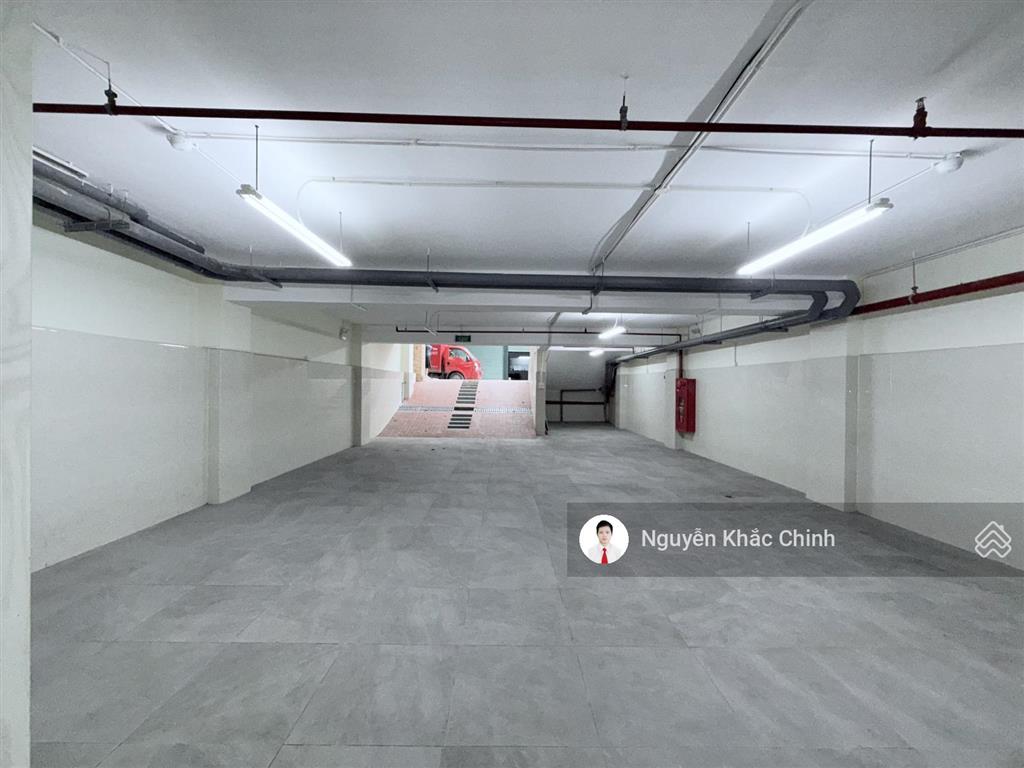 Cho thuê nhà cầu diễn, 145m2, 9 tầng, mt 8m, thông sàn, thang máy, pccc, 75tr