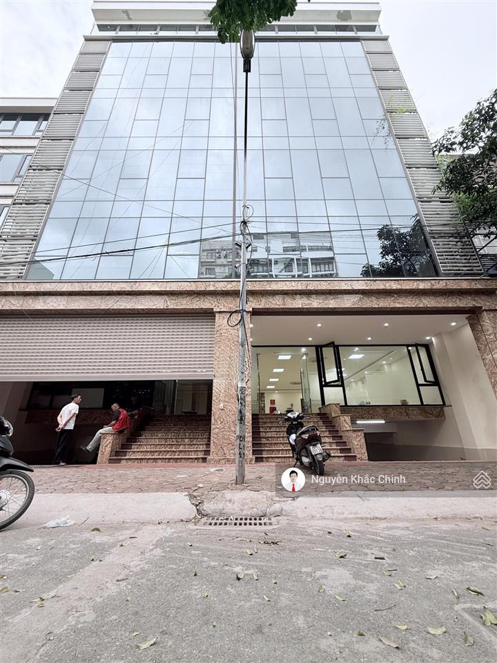 Cho thuê nhà cầu diễn, 145m2, 9 tầng, mt 8m, thông sàn, thang máy, pccc, 75tr