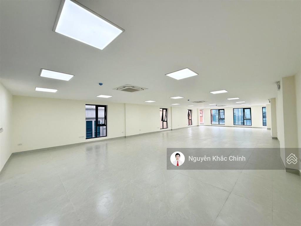 Cho thuê nhà nguyễn khánh toàn, 250m2, 9 tầng, thông sàn, 2 thang máy, pccc